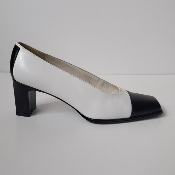 STUART WEITZMAN for BROWNS SHOES Elegant Classic Black & White Leather Heels 8 - Picture 2 of 12